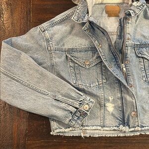 American Eagle Outfitters Cropped Light Blue Denim Jean Jacket with Gray Hood